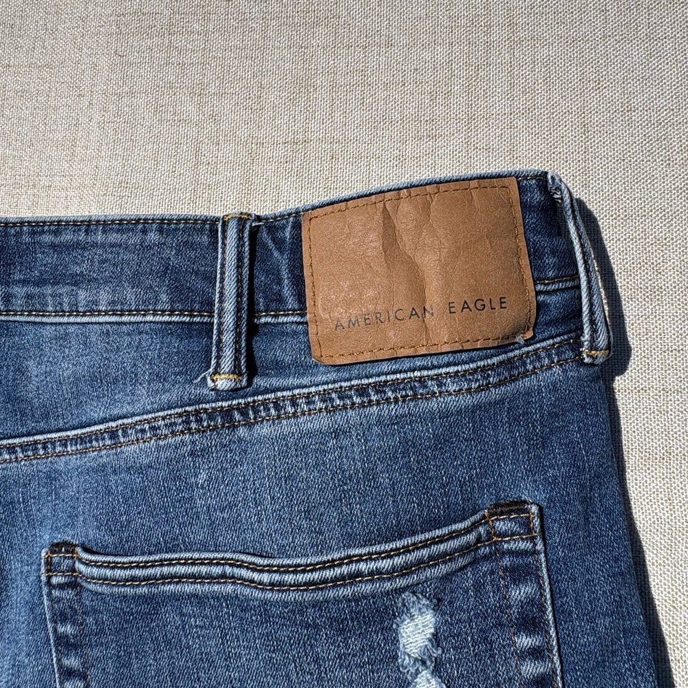 Men’s American Eagle Outfitters Dark Wash Distressed Flex Denim Shorts | Size 40 - Picture 3 of 6